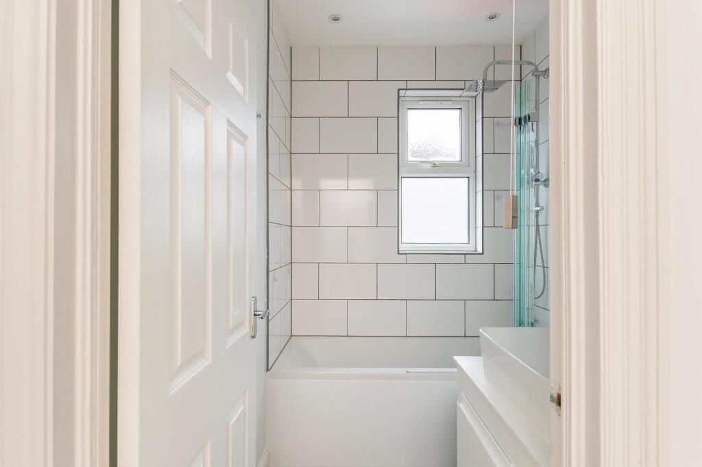 1A1R6BR - Bathroom C.jpg