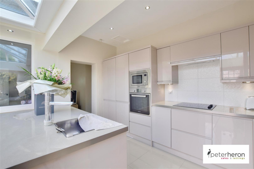 Breakfasting Kitchen