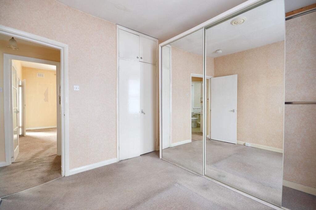 Flat D, 58 Hereford Road, Bayswater, London W2 5AJ