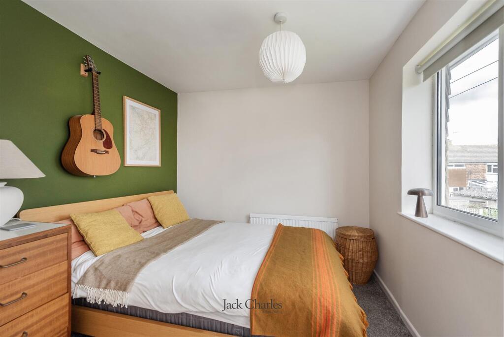 8 Twyford Rd, TN11 0HJ 012.jpg