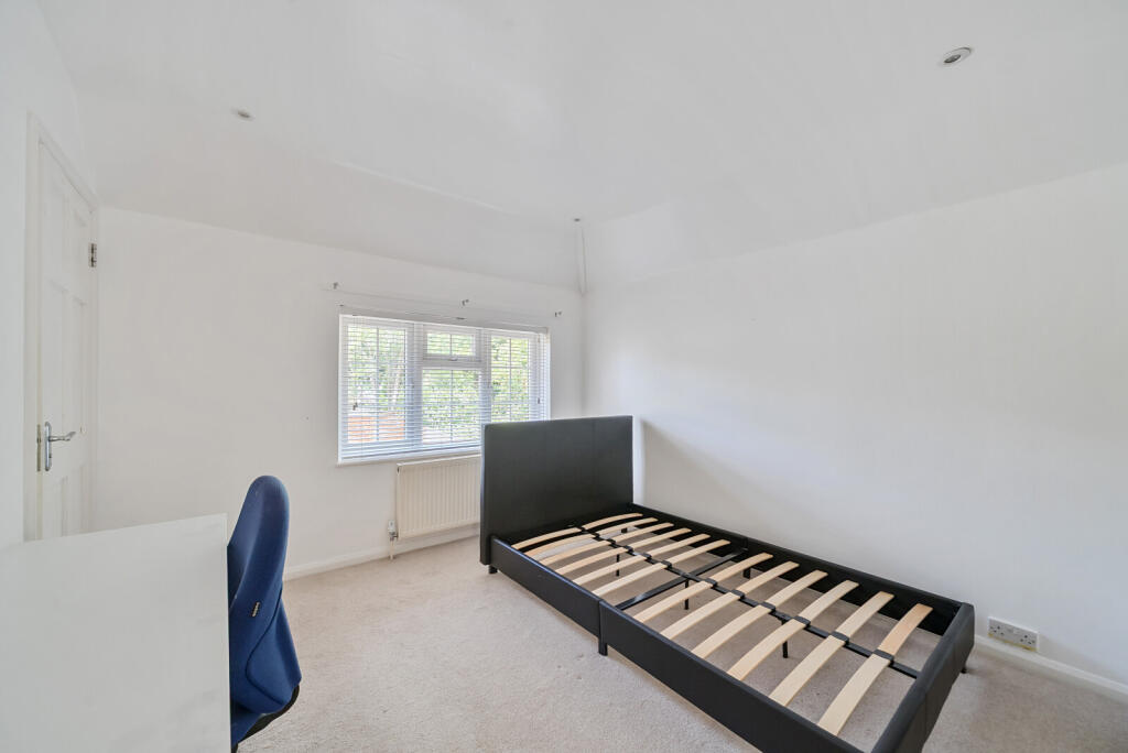 1316099-6-68592e6...