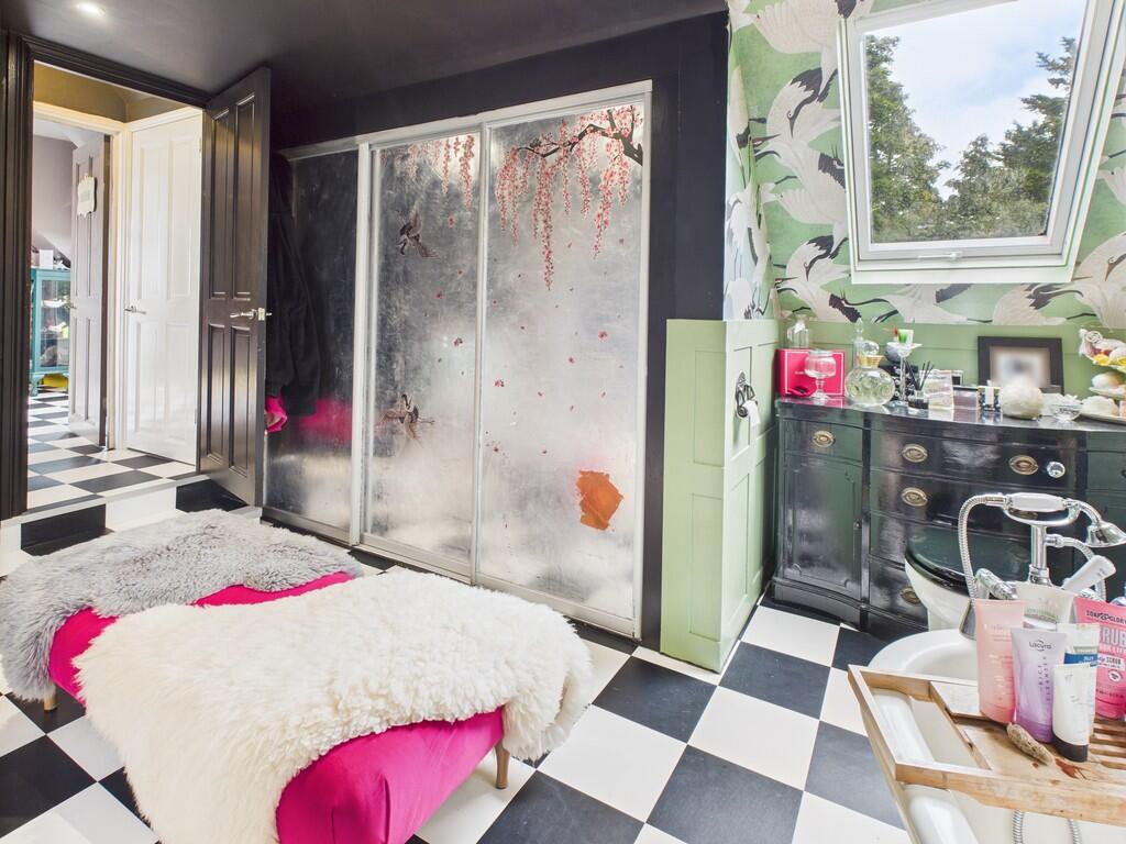 CAM05068G0-PR0032...