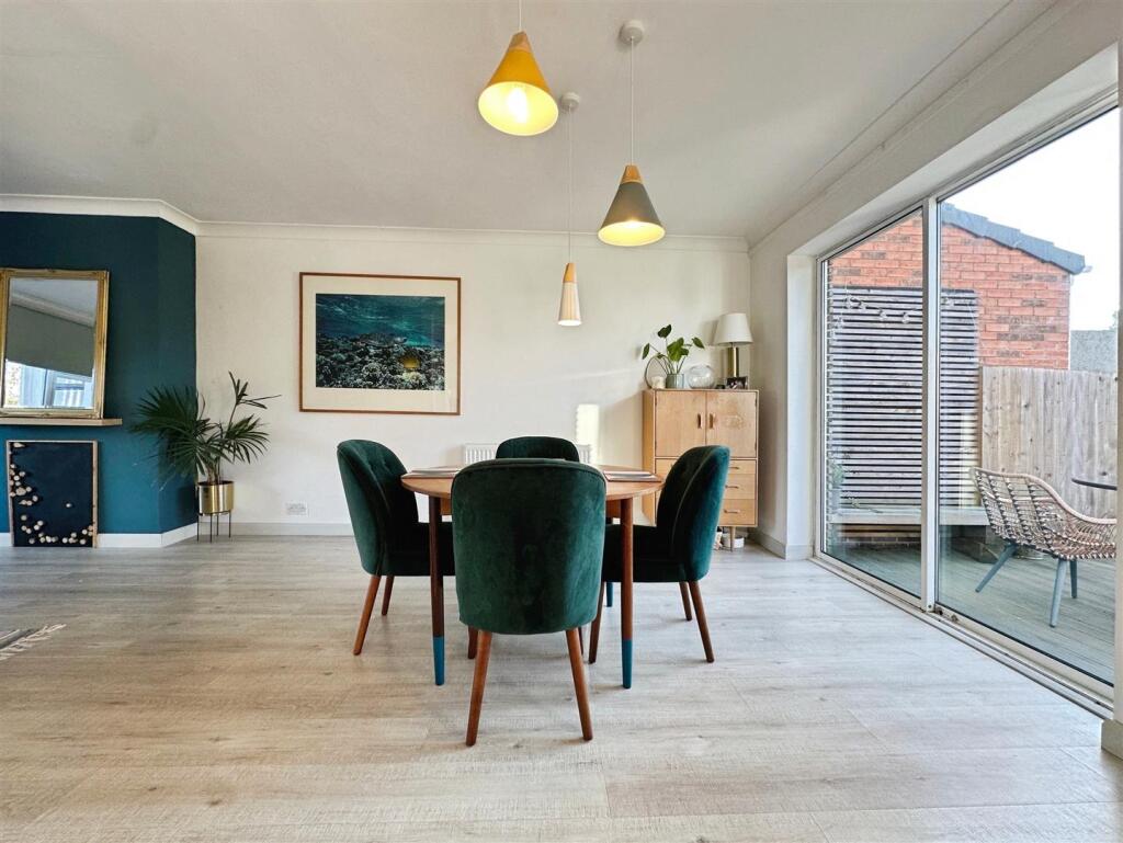 343807b6--42E8-93A8-50E7FAF447FF-68791-00002CD083D