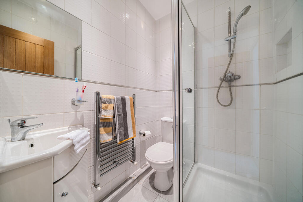 1332665-16-688ca9...