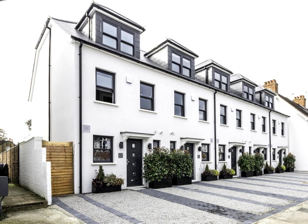 Hersham Road, Hersham, Walton-on-Thames