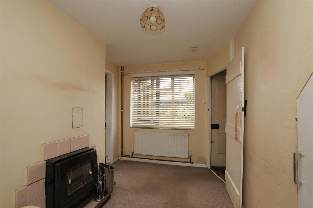 Cage Lane dining.JPG