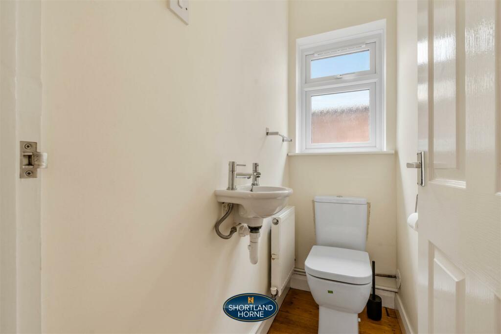 74 Arnold Ave Int (15 of 21).jpg