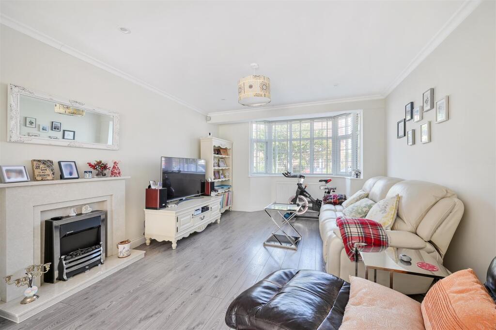 CORRIGAN AVENUE (12).jpg