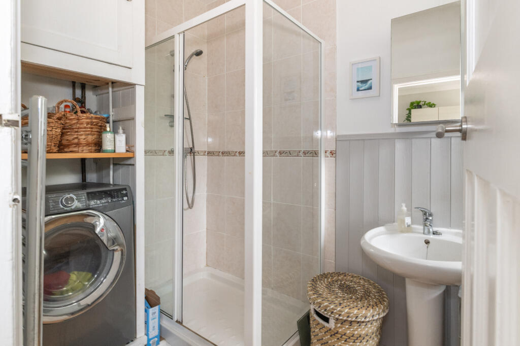Utility/Shower Room