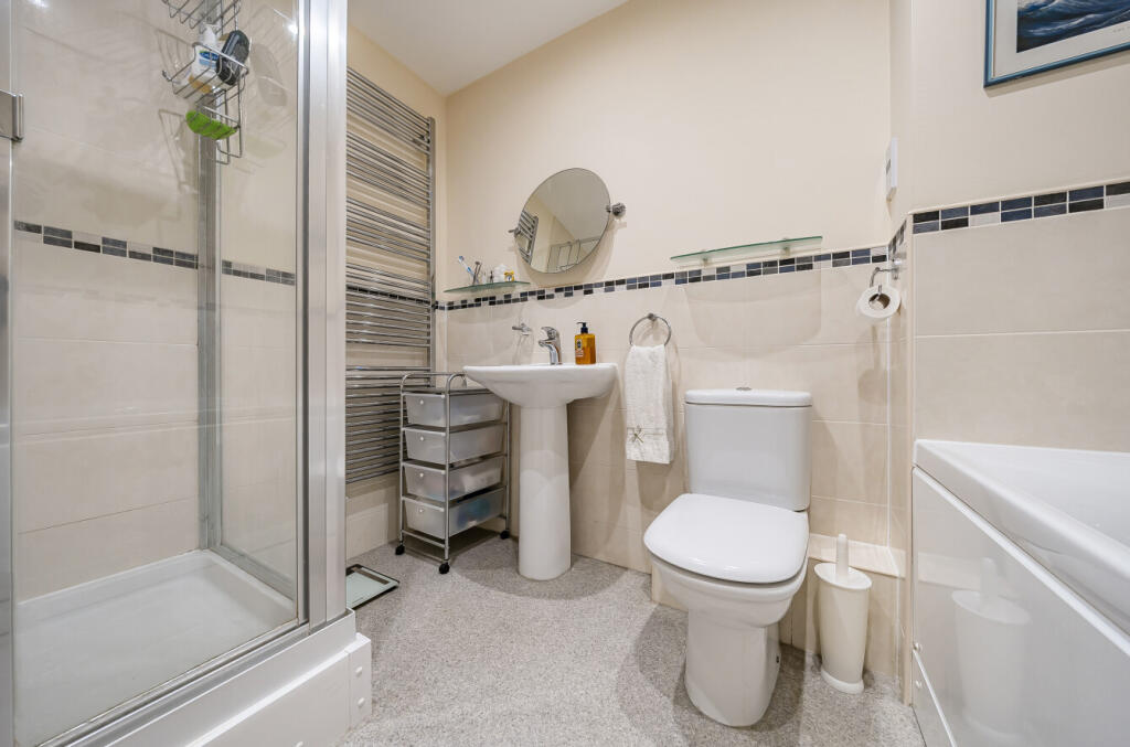 1300468-25-683dae...