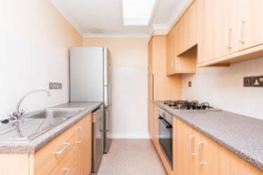 6 Woodstock Court kitchen