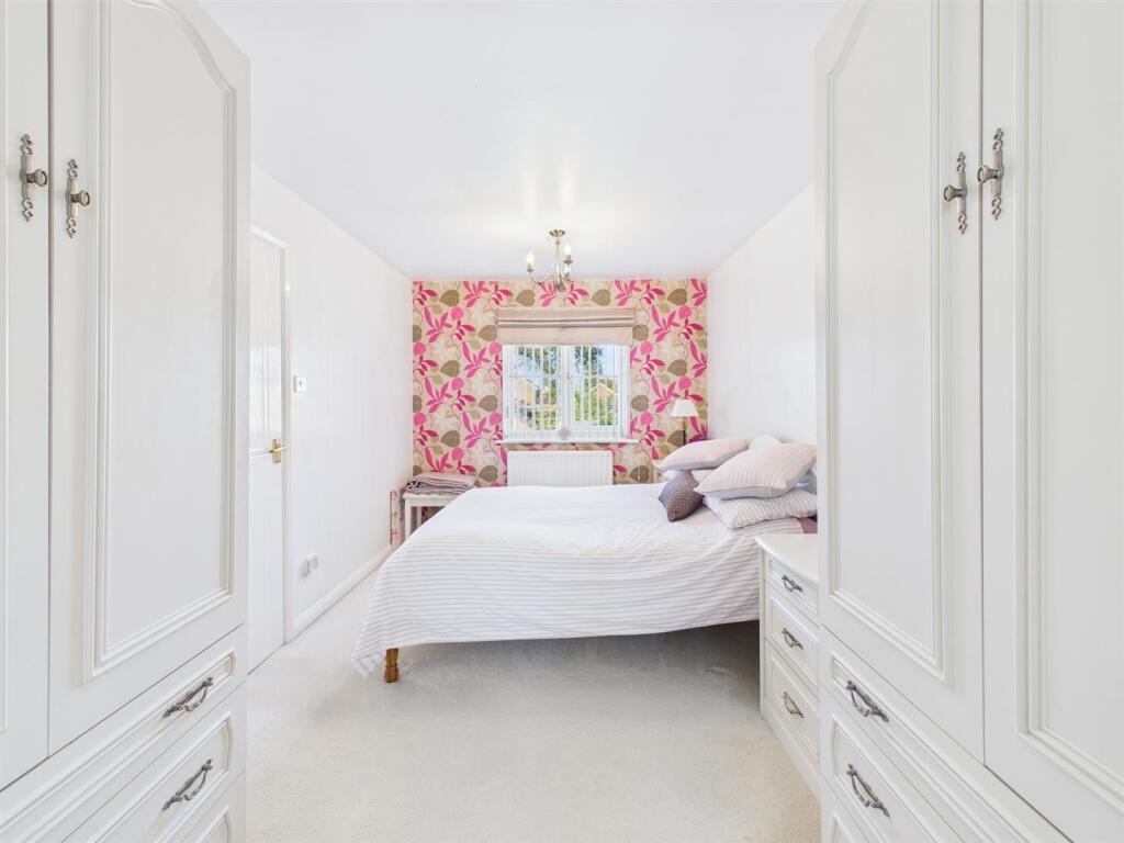 Bedroom: