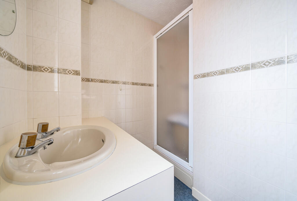 1364362-19-68ee82...