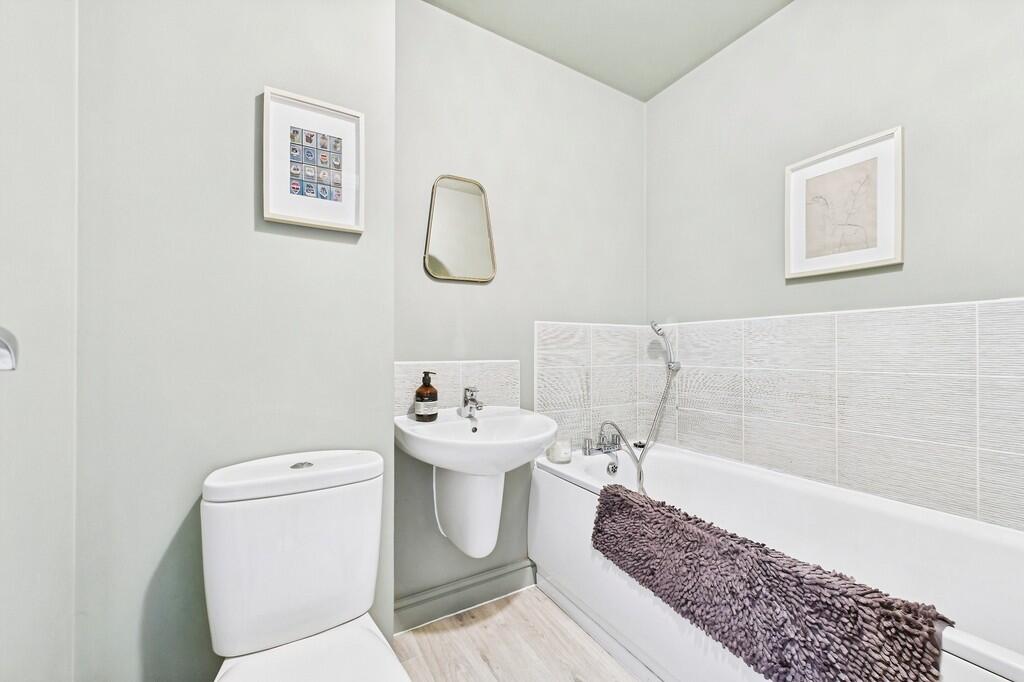 d75eeeed-CAM01085...