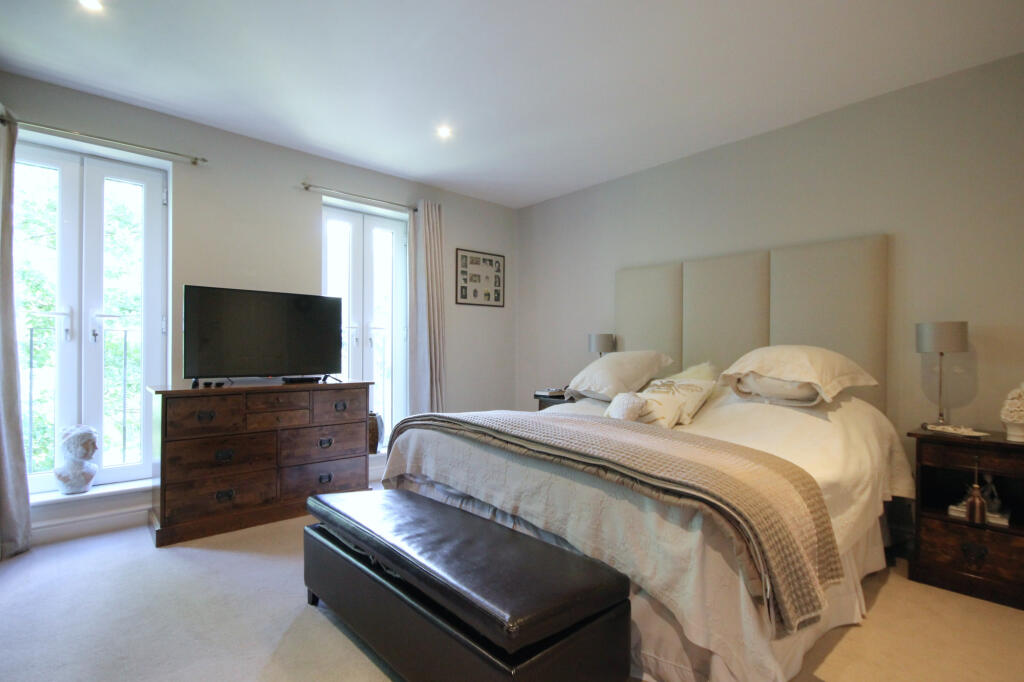 Main Bedroom 