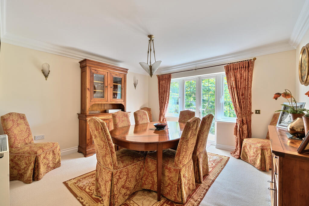 1290281-7-683d873...