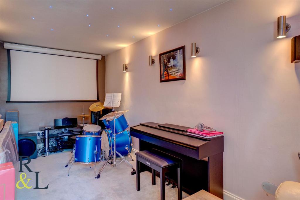 Showell Lane (12).jpg