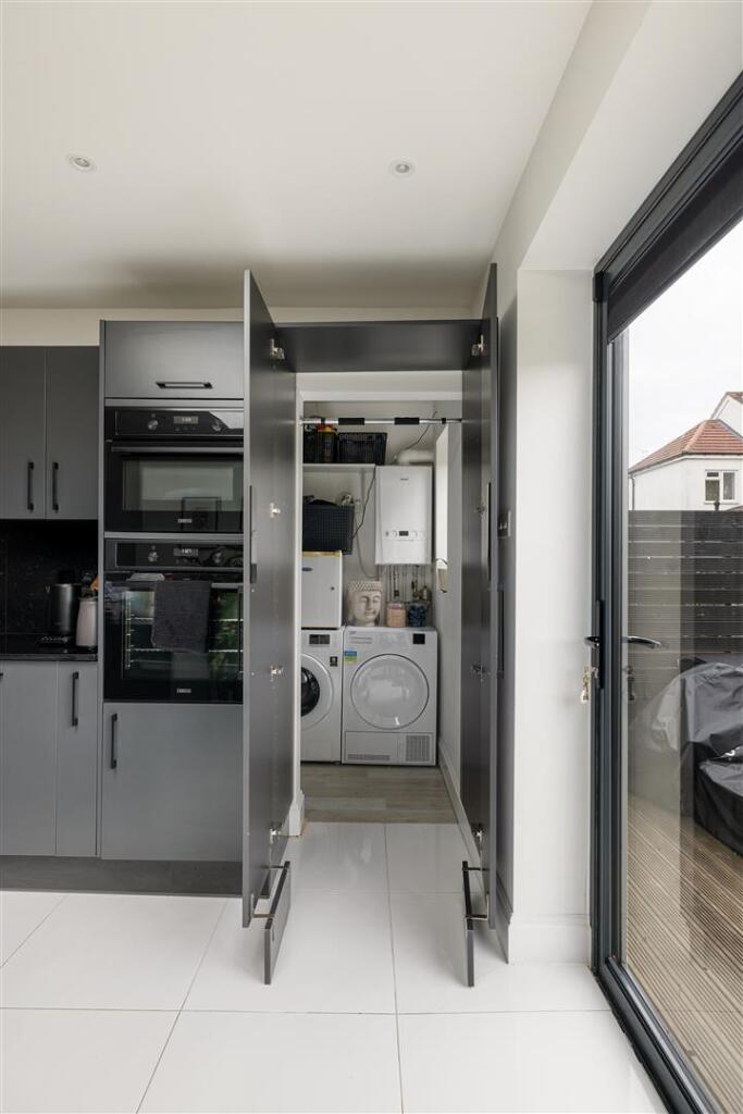 Brackley Square, IG8