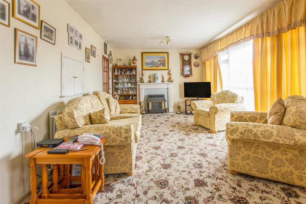 Living/Dining Room