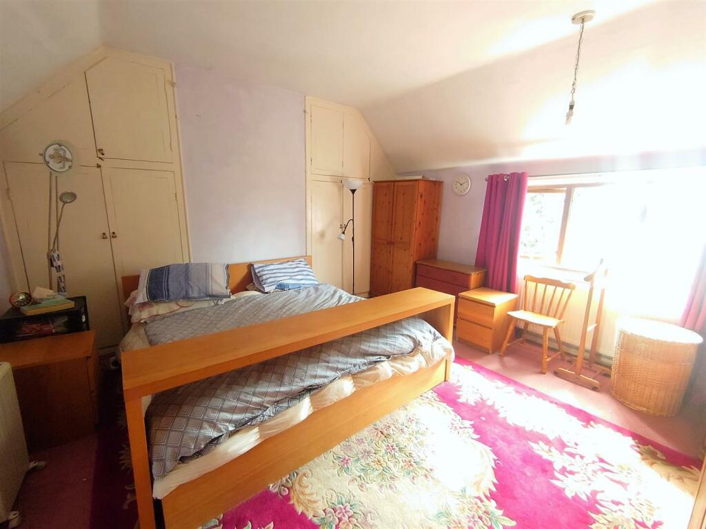 Bedroom 1a S.jpg