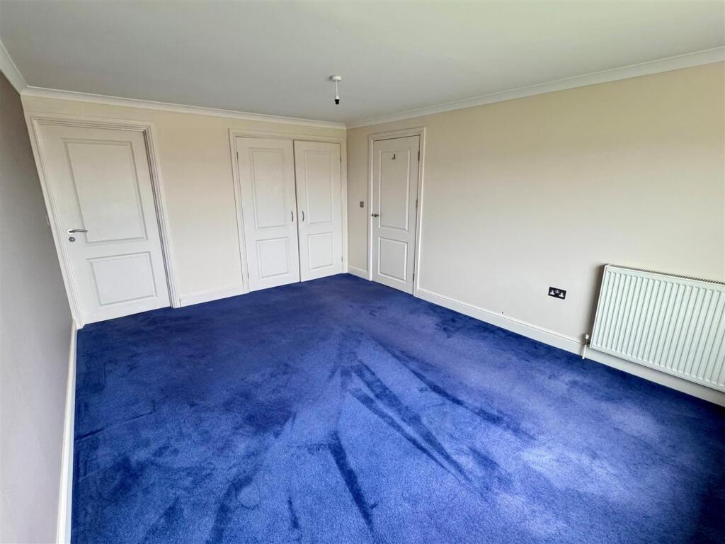 15 Longshore Apartments Bedroom 1