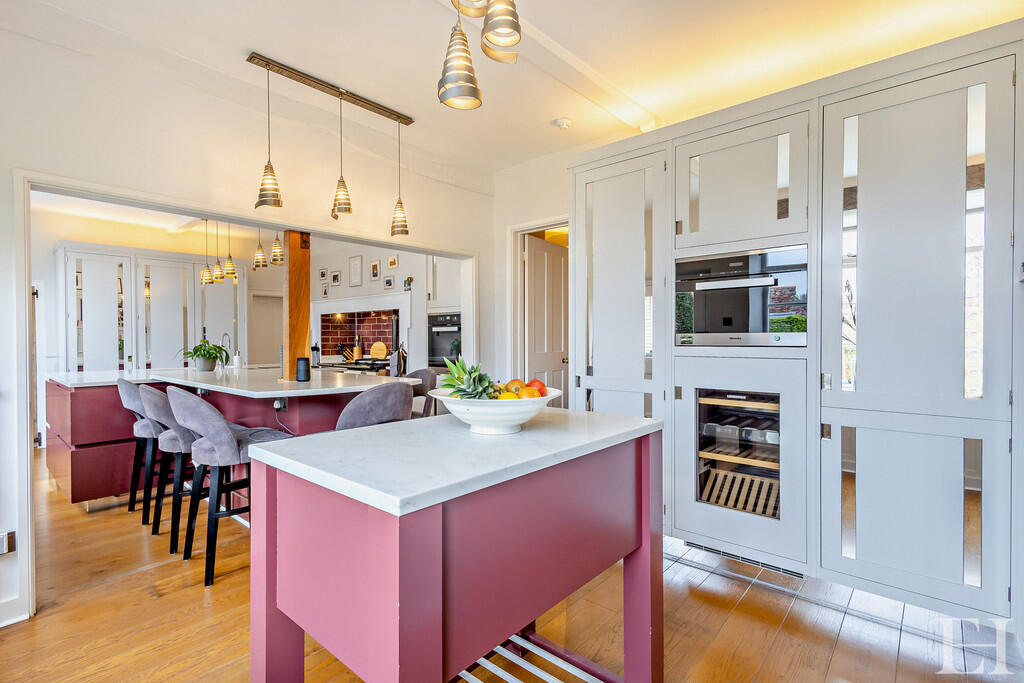 8643202-interiorW...