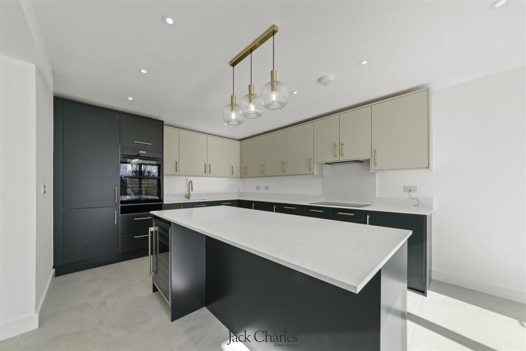 8 Old Hadlow Road 37.JPG