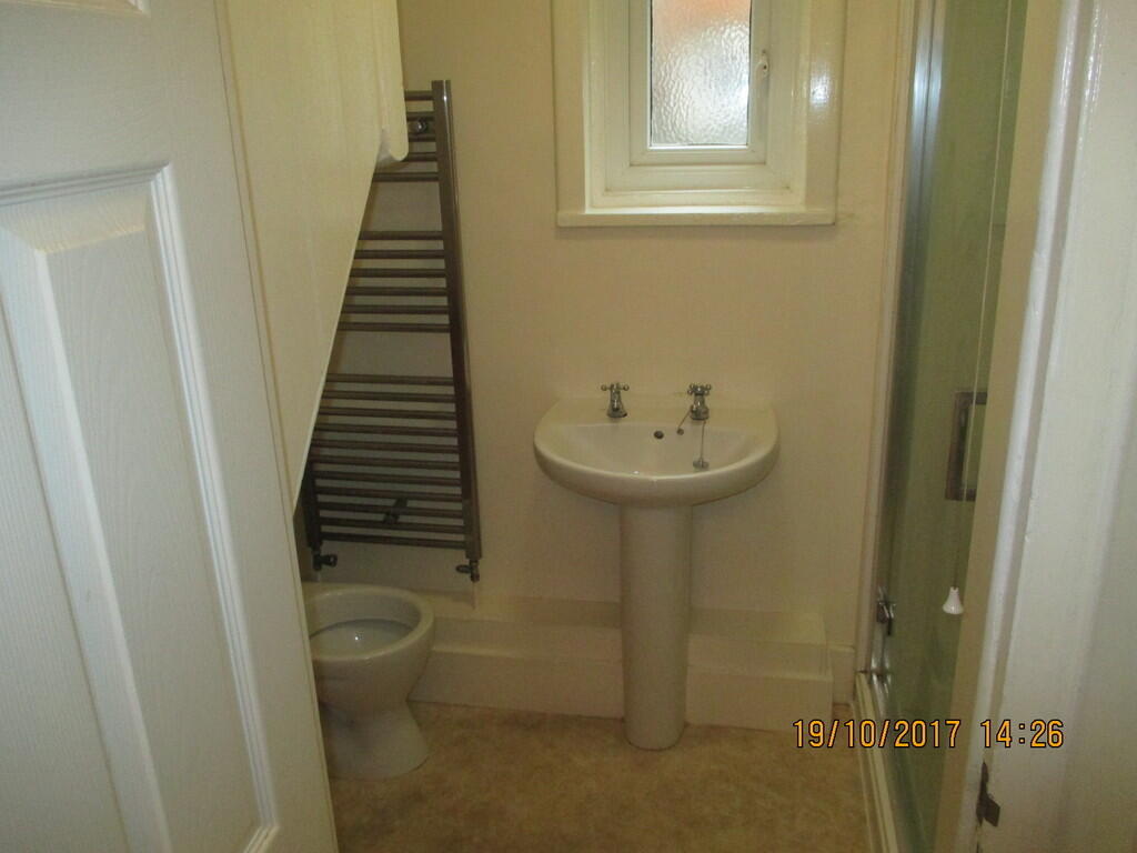 Shower room 2