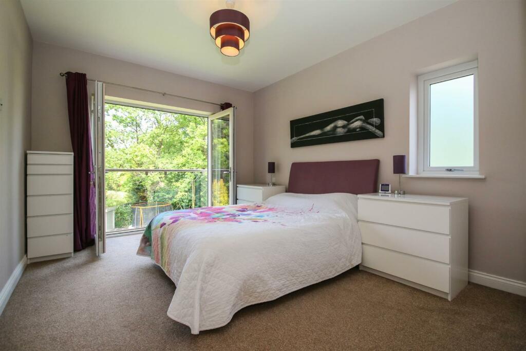 Bedroom 1.jpg