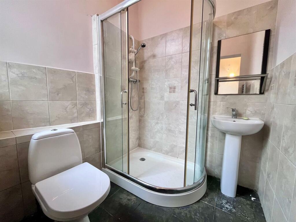 Bedroom One En-Suite