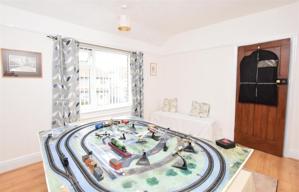 Bedroom 2 V2.JPG