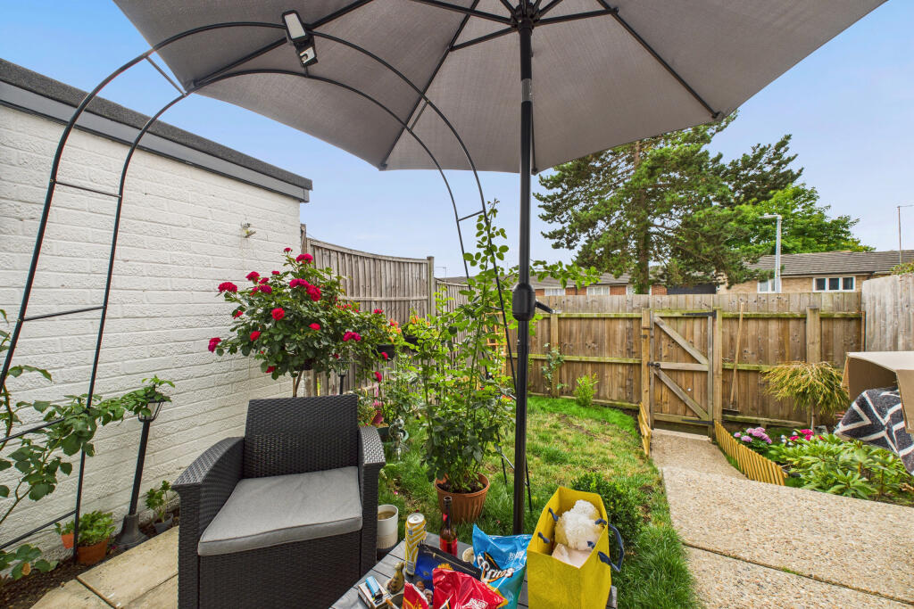 CAM05454G0-PR0033-STILL012