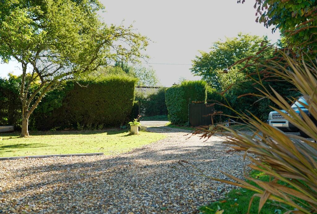 Mulberry Cottage-...