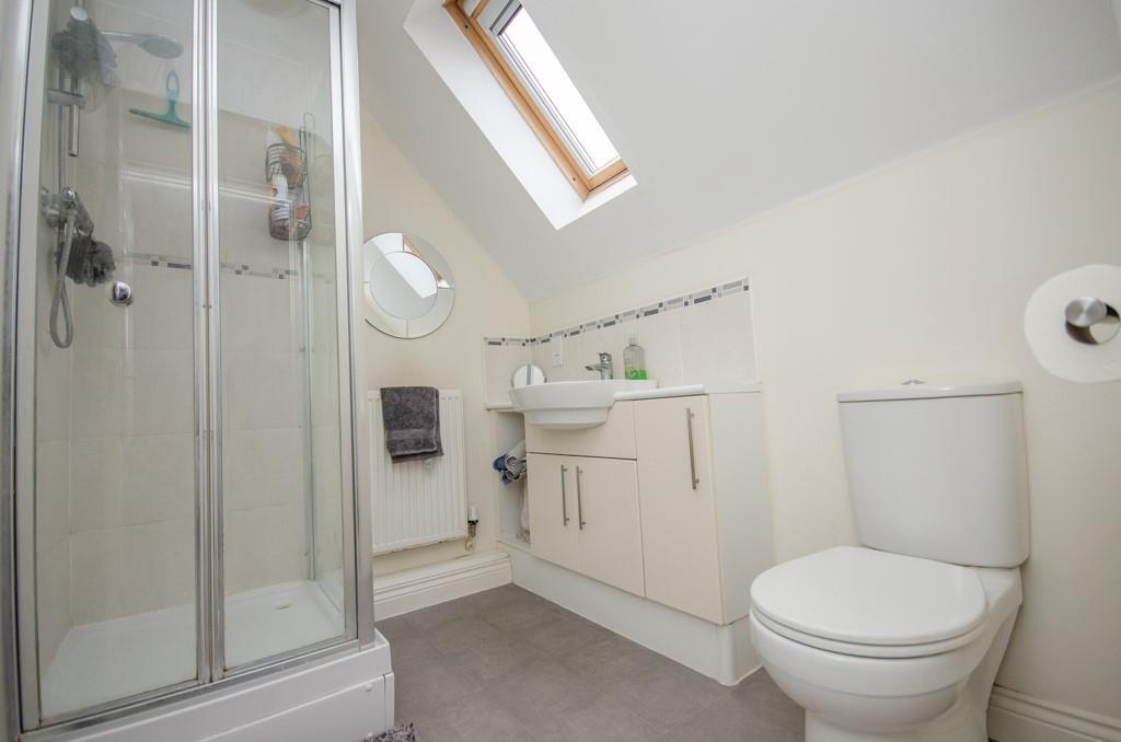 Ensuite 2.jpg