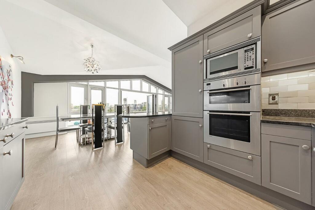 Kitchen (2).jpg