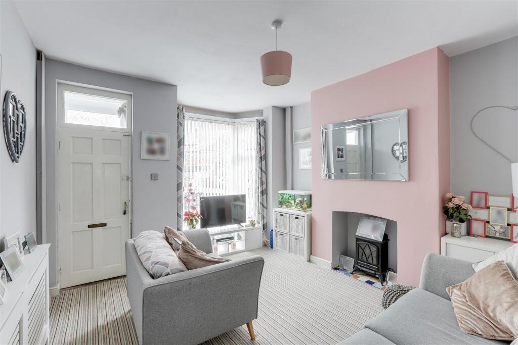 IMG_5908-IMG_5912 copy.jpg