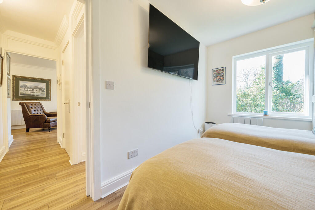 Bedroom 1 &amp; P...