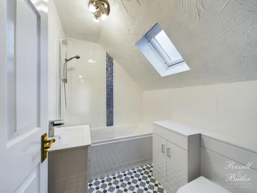 CAM01995G0-PR0234-STILL019