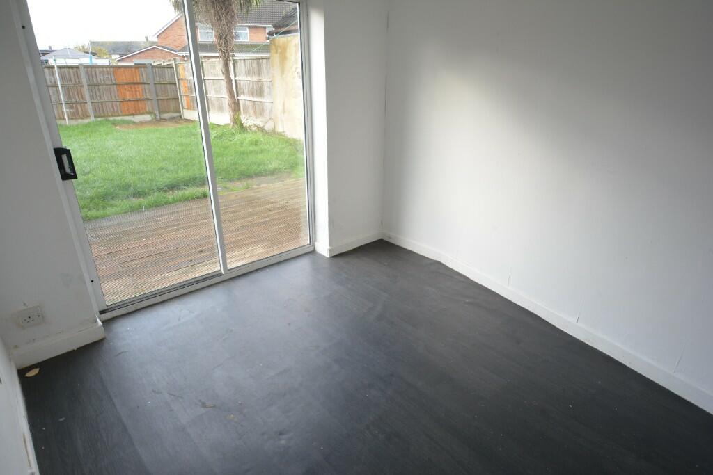 Dining Room: