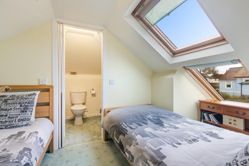 A17 - 7 Gard Close Torquay - 250120