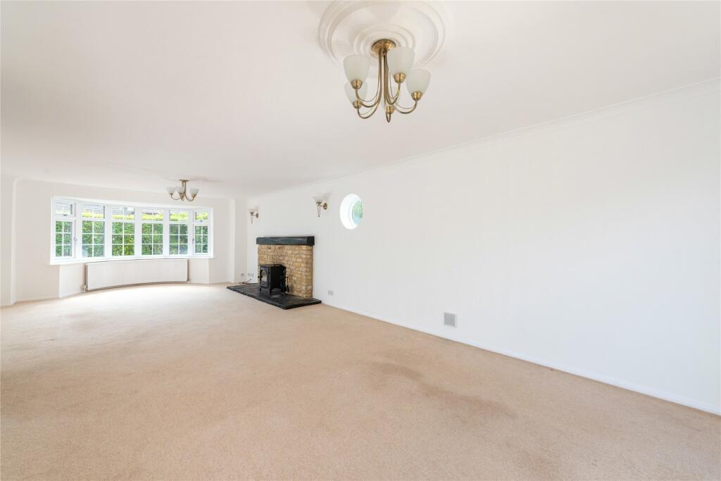 Sitting/Dining Room