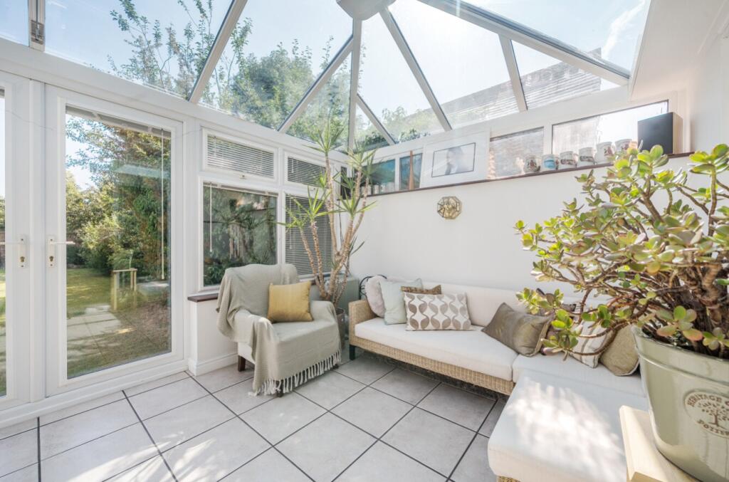 1303703-8-684b43bbd757a-ARW