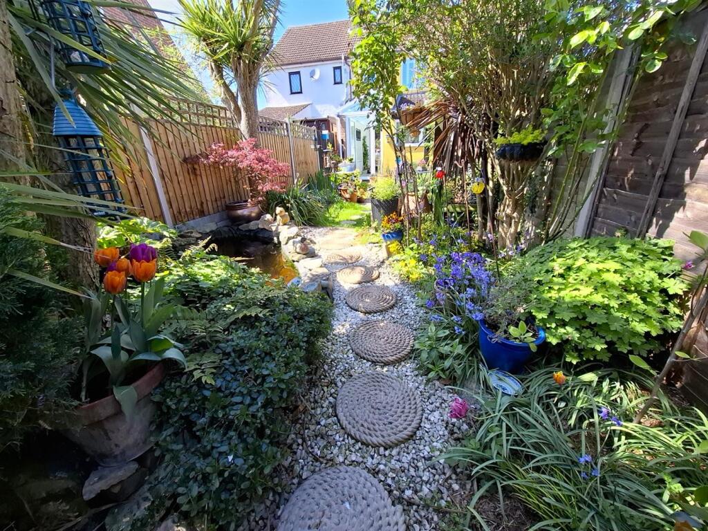 Market Place Garden  (3).jpg