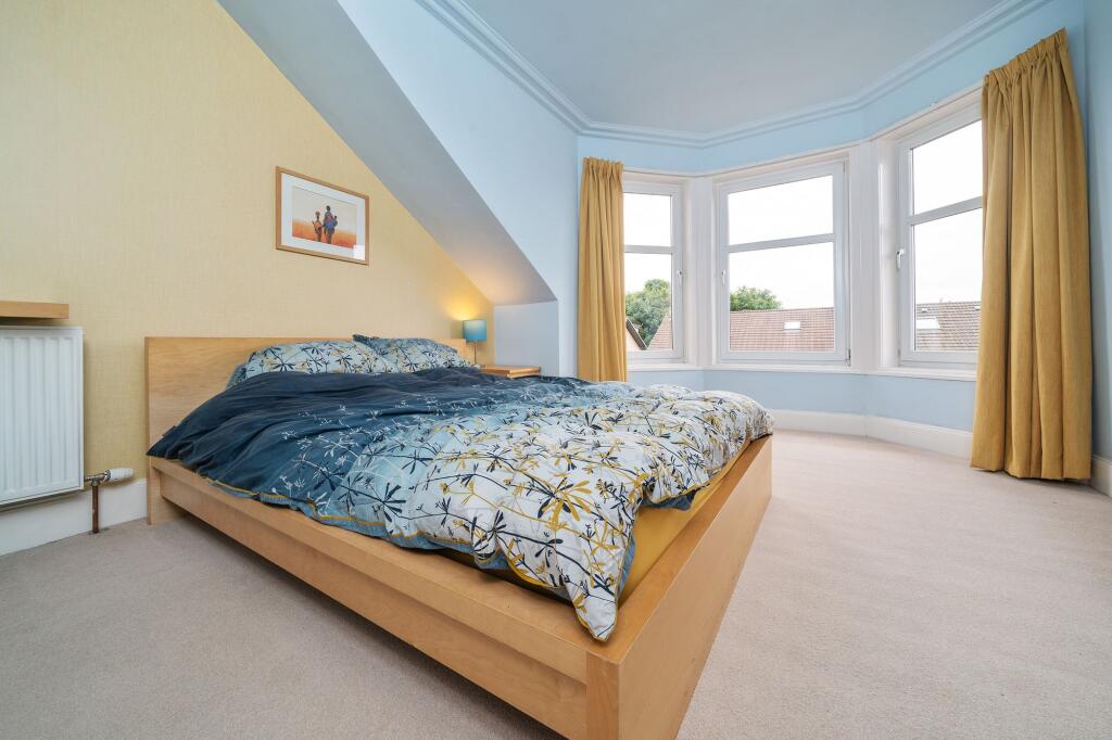 Master bedroom/en-suite