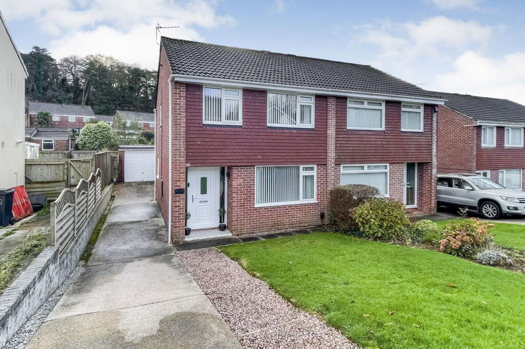 Canefields Avenue,Plympton,Devon,PL7 1XH