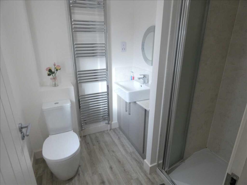 ENSUITE SHOWER ROOM