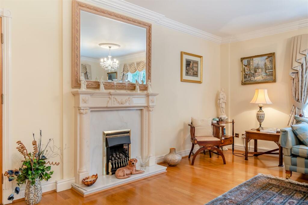 8631941-interior09.jpg