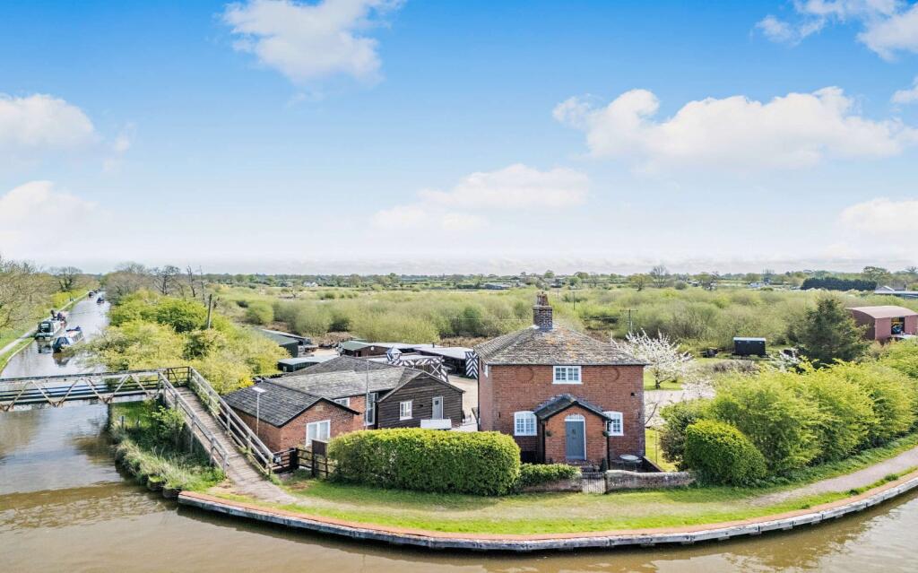 Canal Side