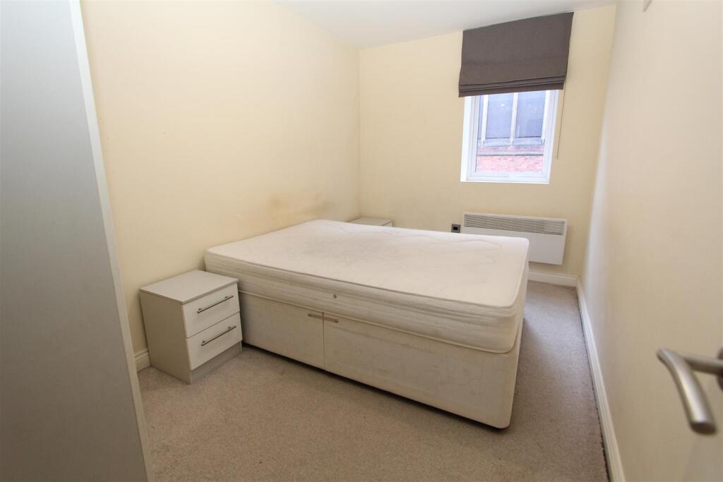 Bedroom.JPG