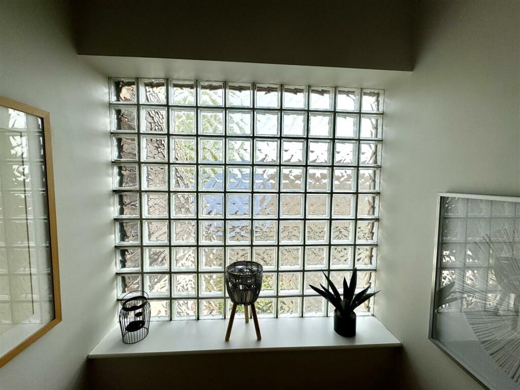 FIRST FLOOR STAIRS AND LANDING